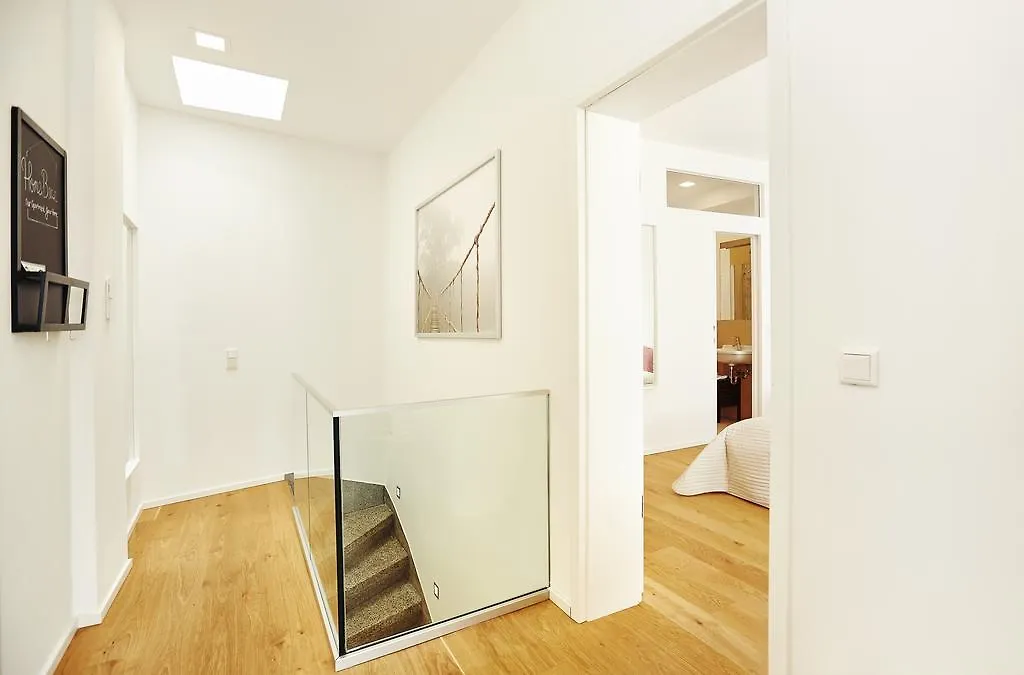 Homebase - Serviced Apartments Colónia 0*,