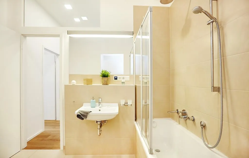 Homebase - Serviced Apartments Colónia